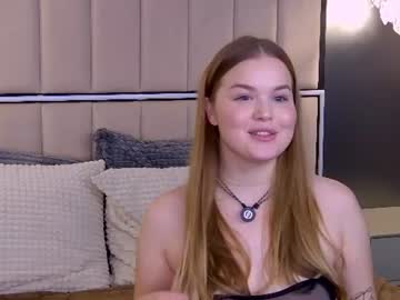 chloewinks